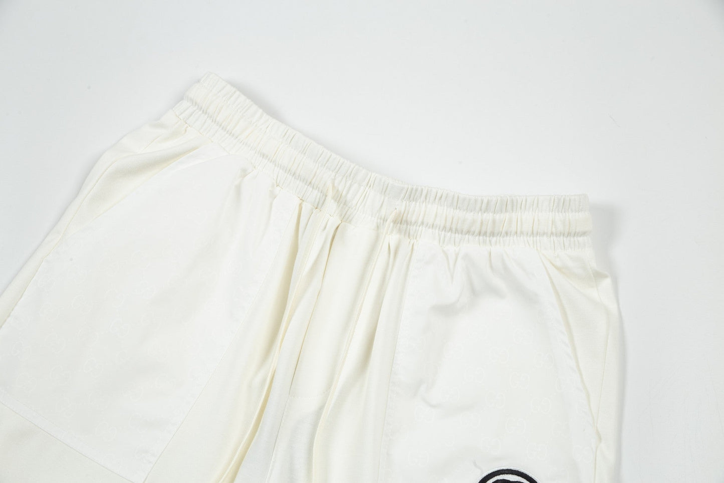 New double G logo shorts