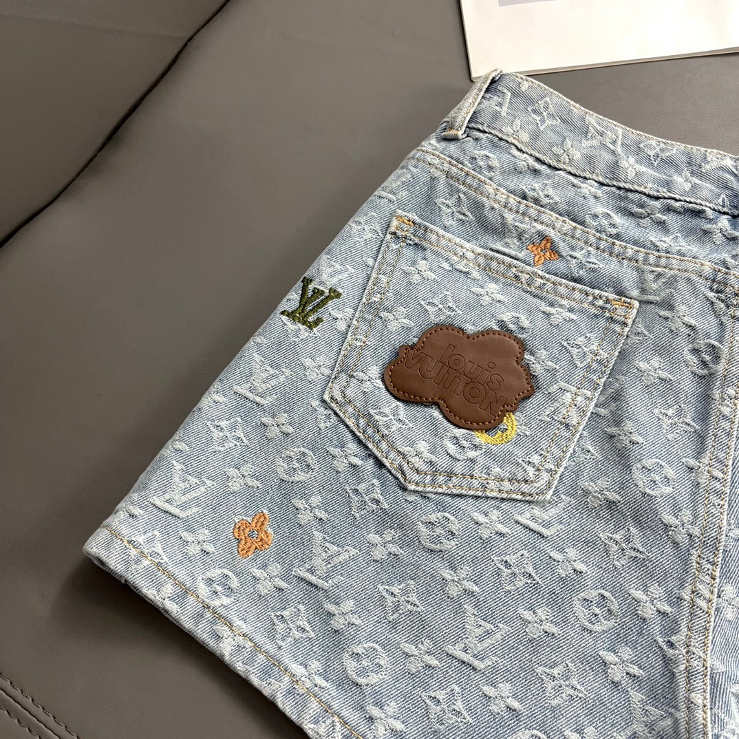 Macaroon embroidered denim shorts