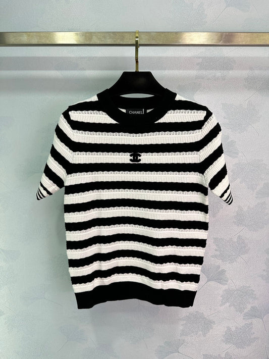 Wavy striped knitted short sleeves