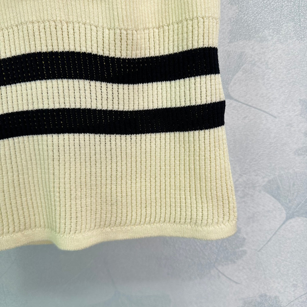 Minimalist striped knitted vest