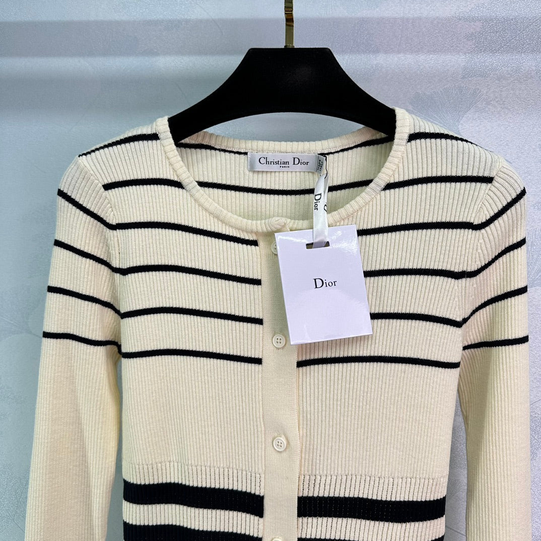 Minimalist striped knitted cardigan