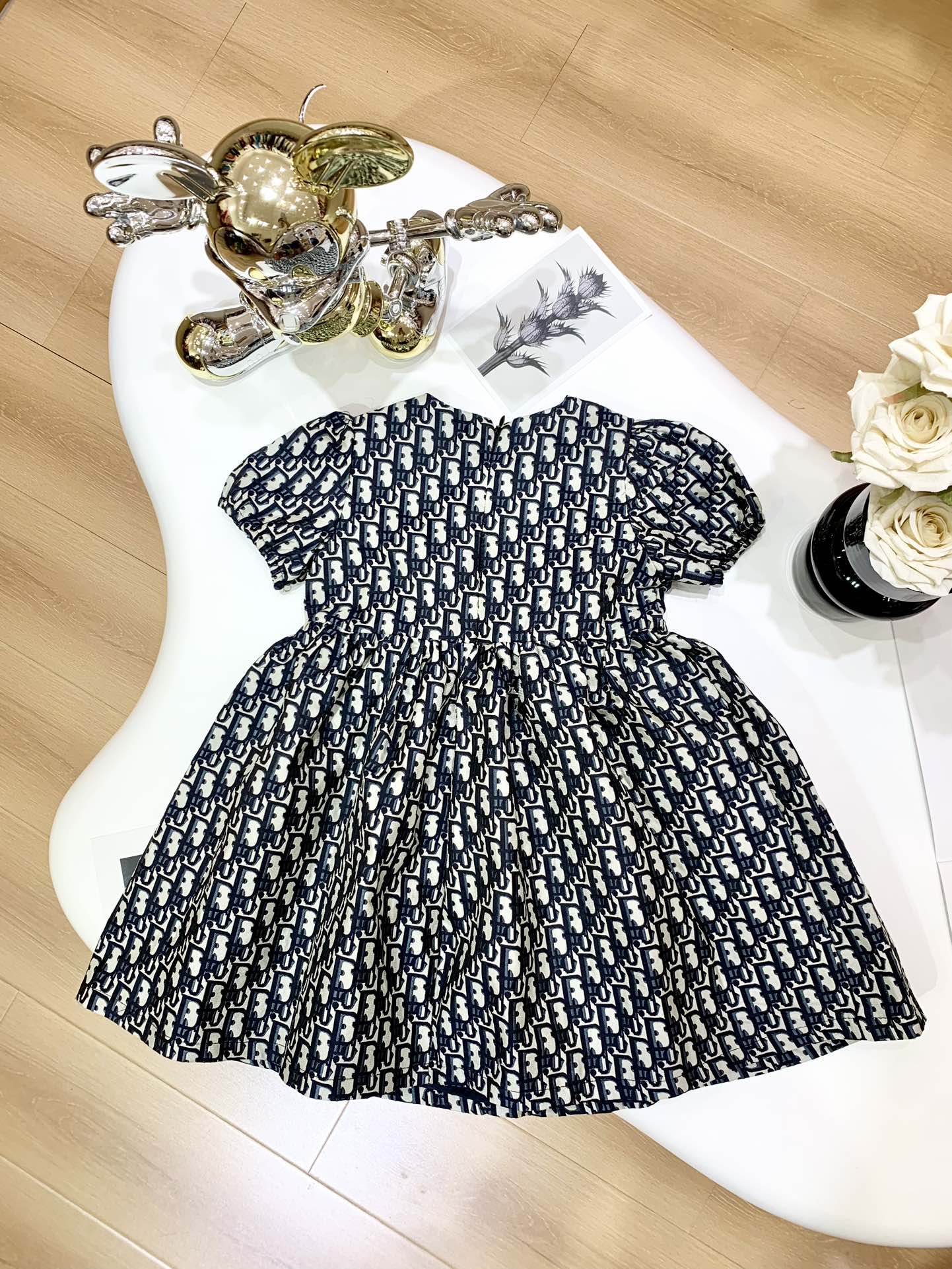 Round neck dress