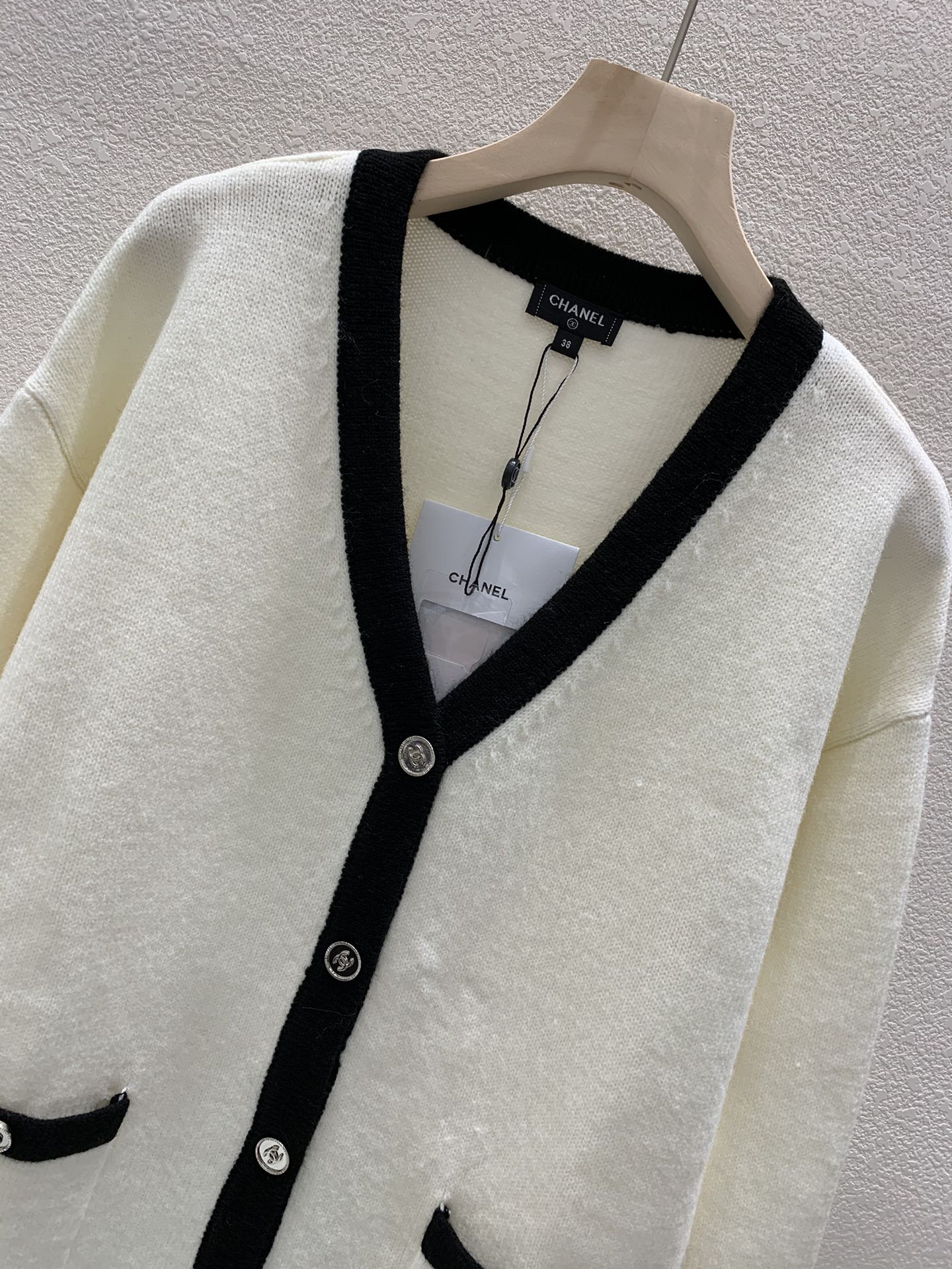 New Early Spring Knitted V-Neck Cardigan