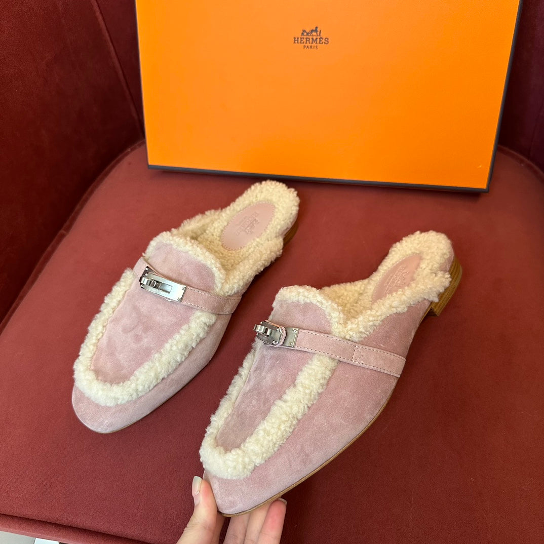 Furry half-slippers