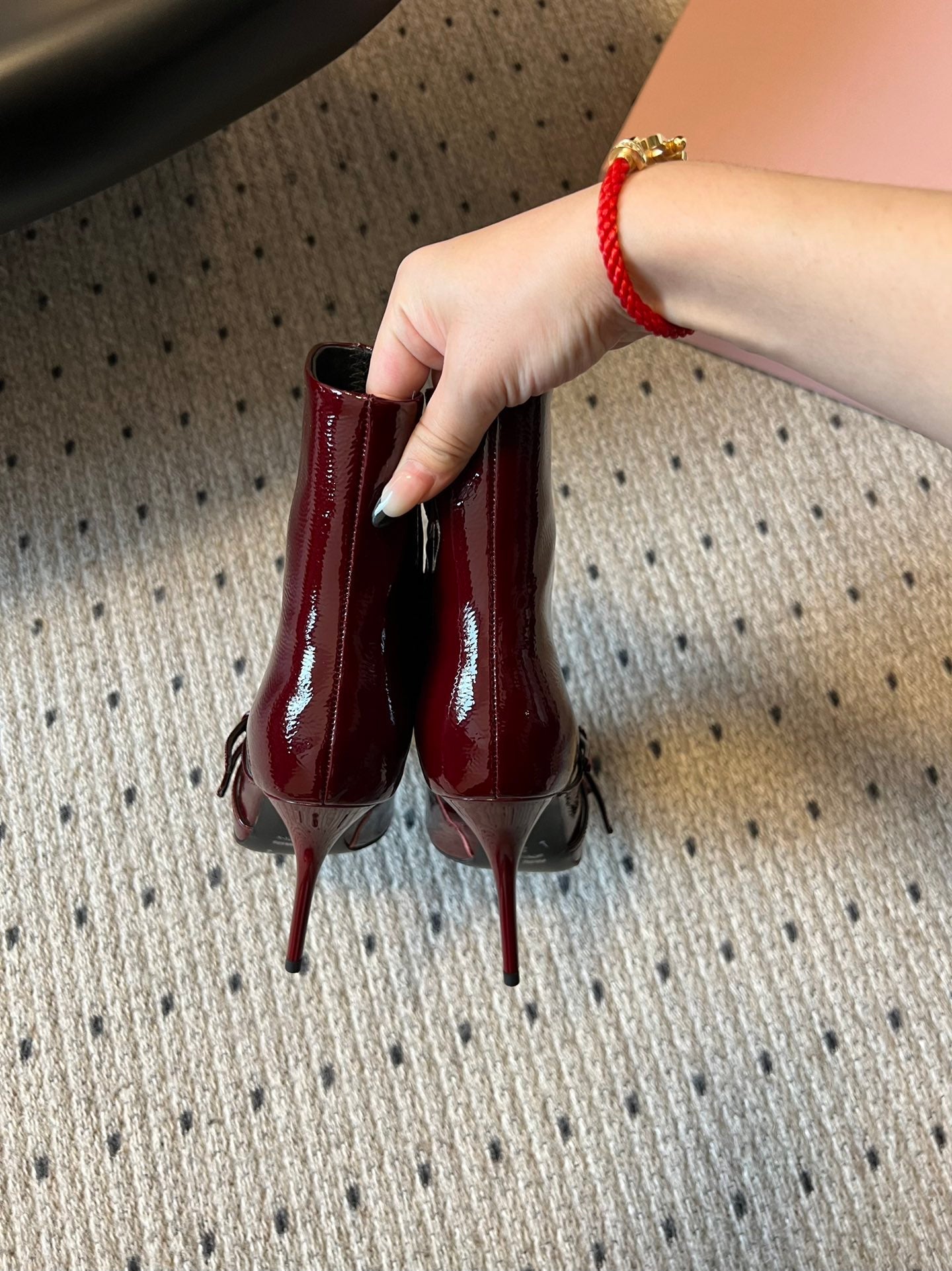 Kitten heel pointed toe boots