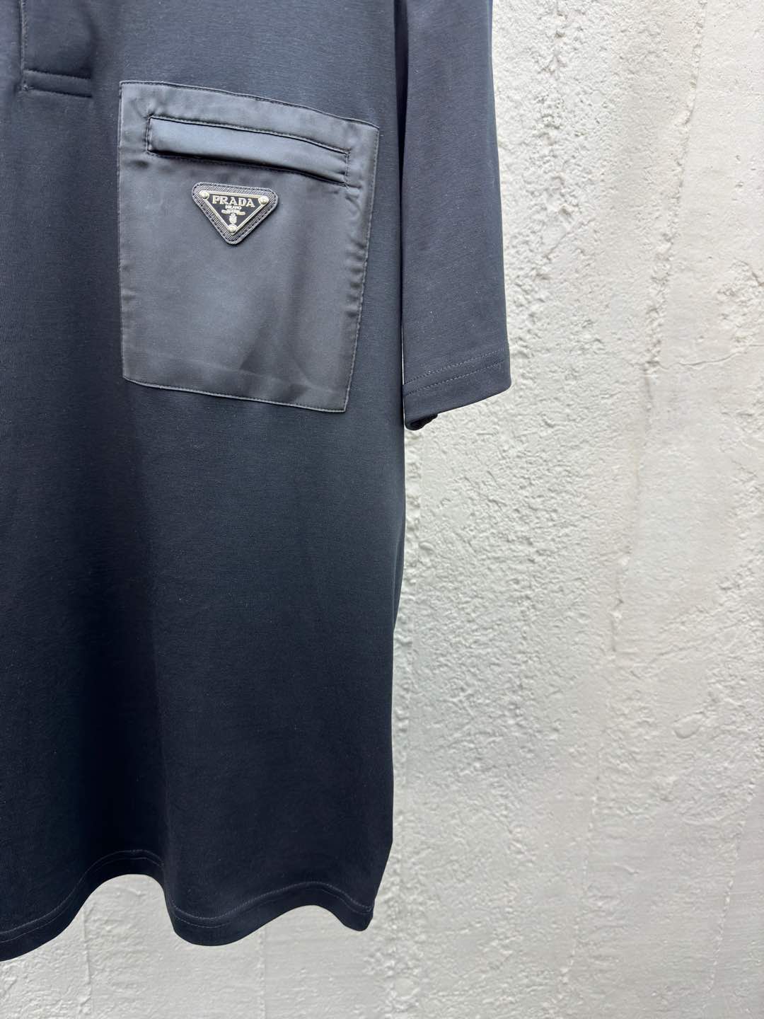 Zipper pocket POLO shirt