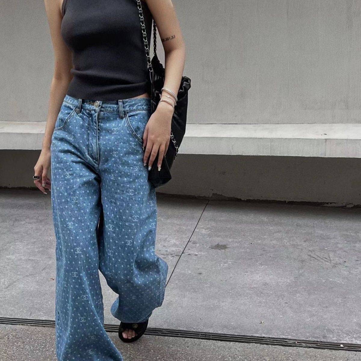 Jeans with two pockets all over print