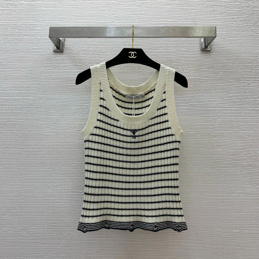 Minimalist striped knitted vest