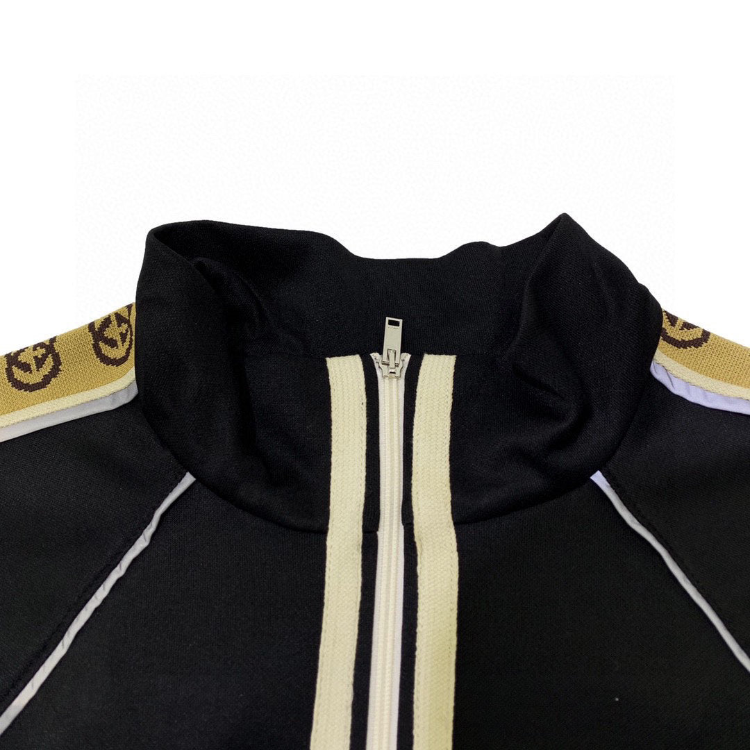 Jacket with double G reflective webbing on side