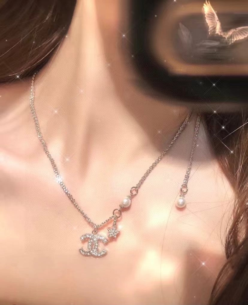 New star diamond necklace