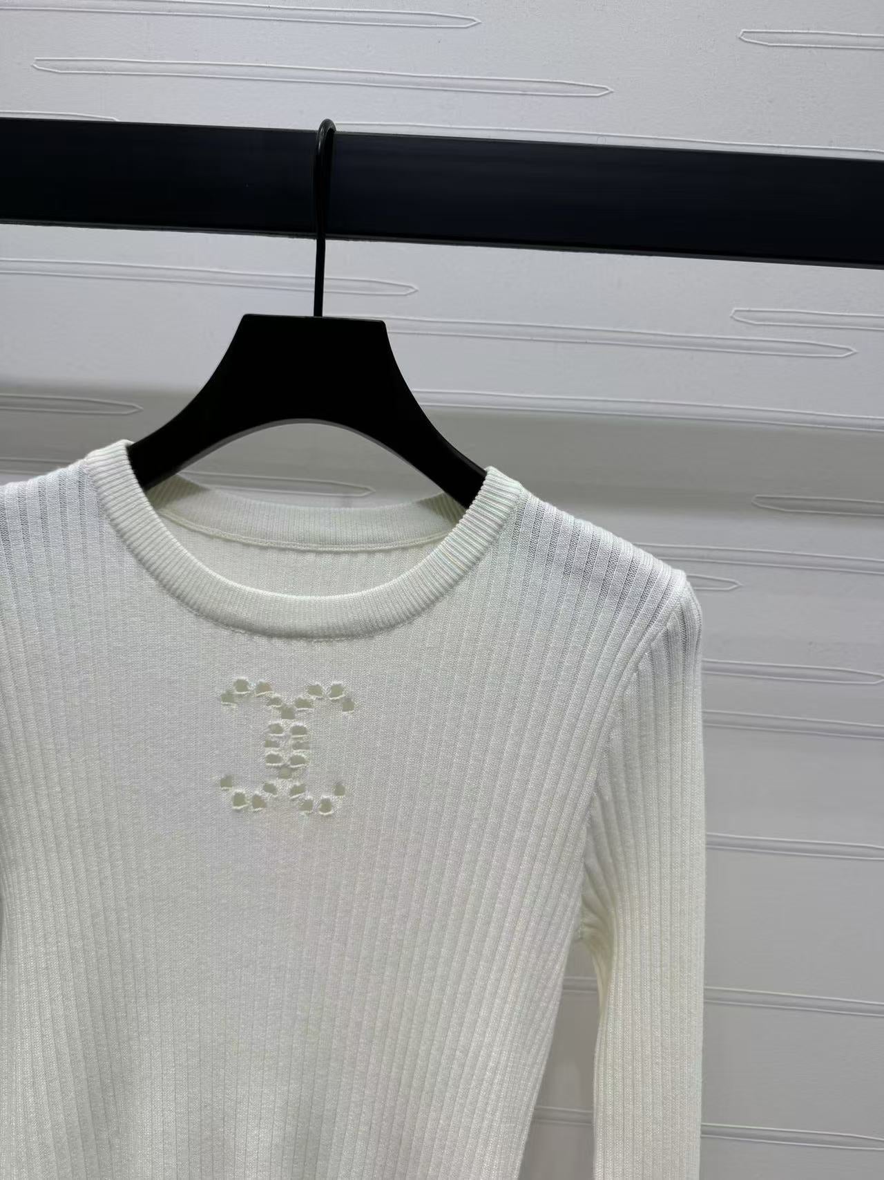 Hollow knitted long sleeves