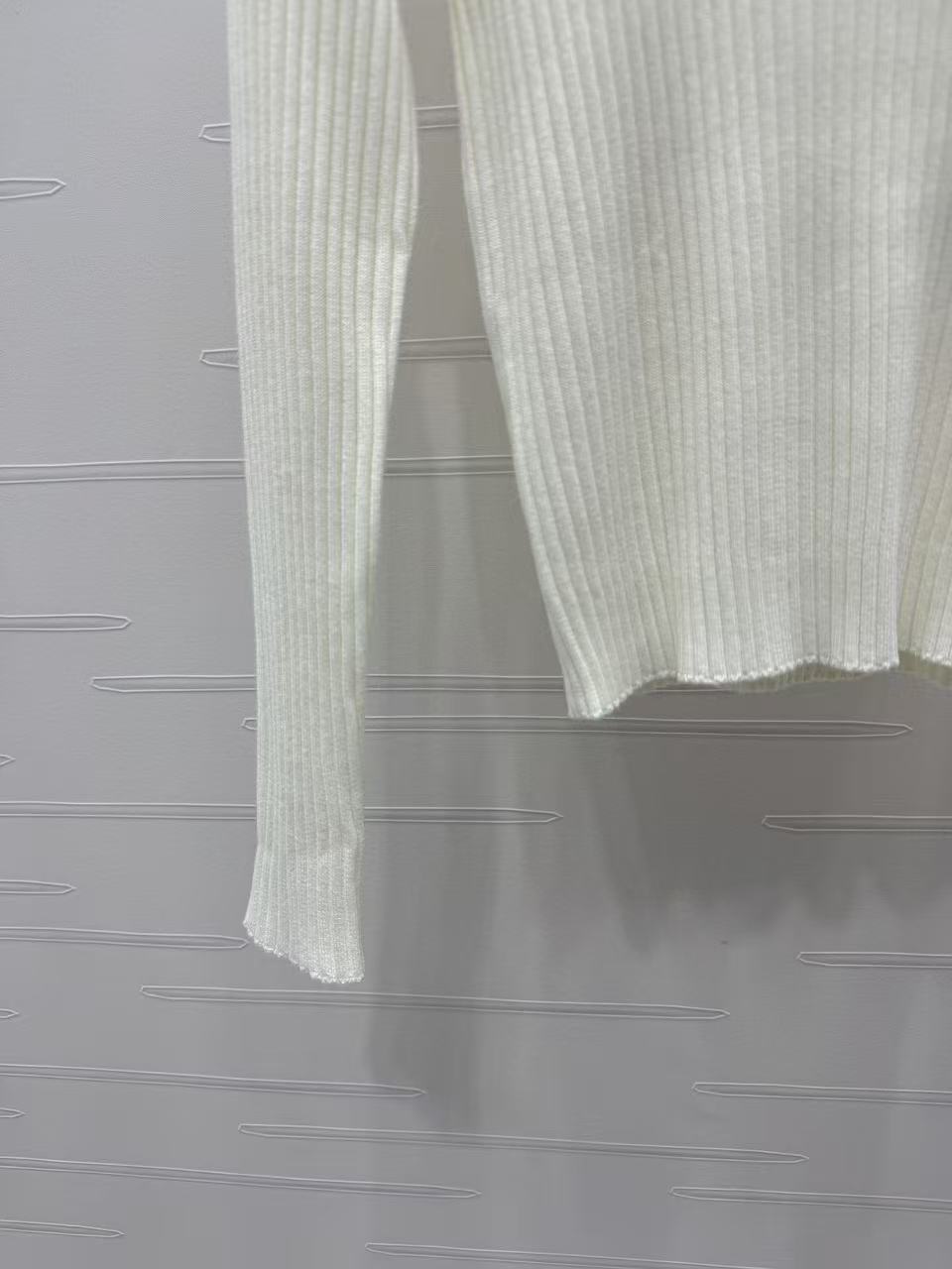 Hollow knitted long sleeves