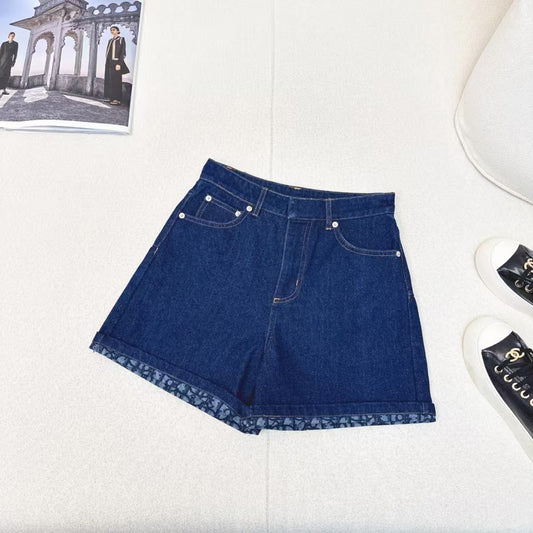 Latest style hem denim shorts with logo inside