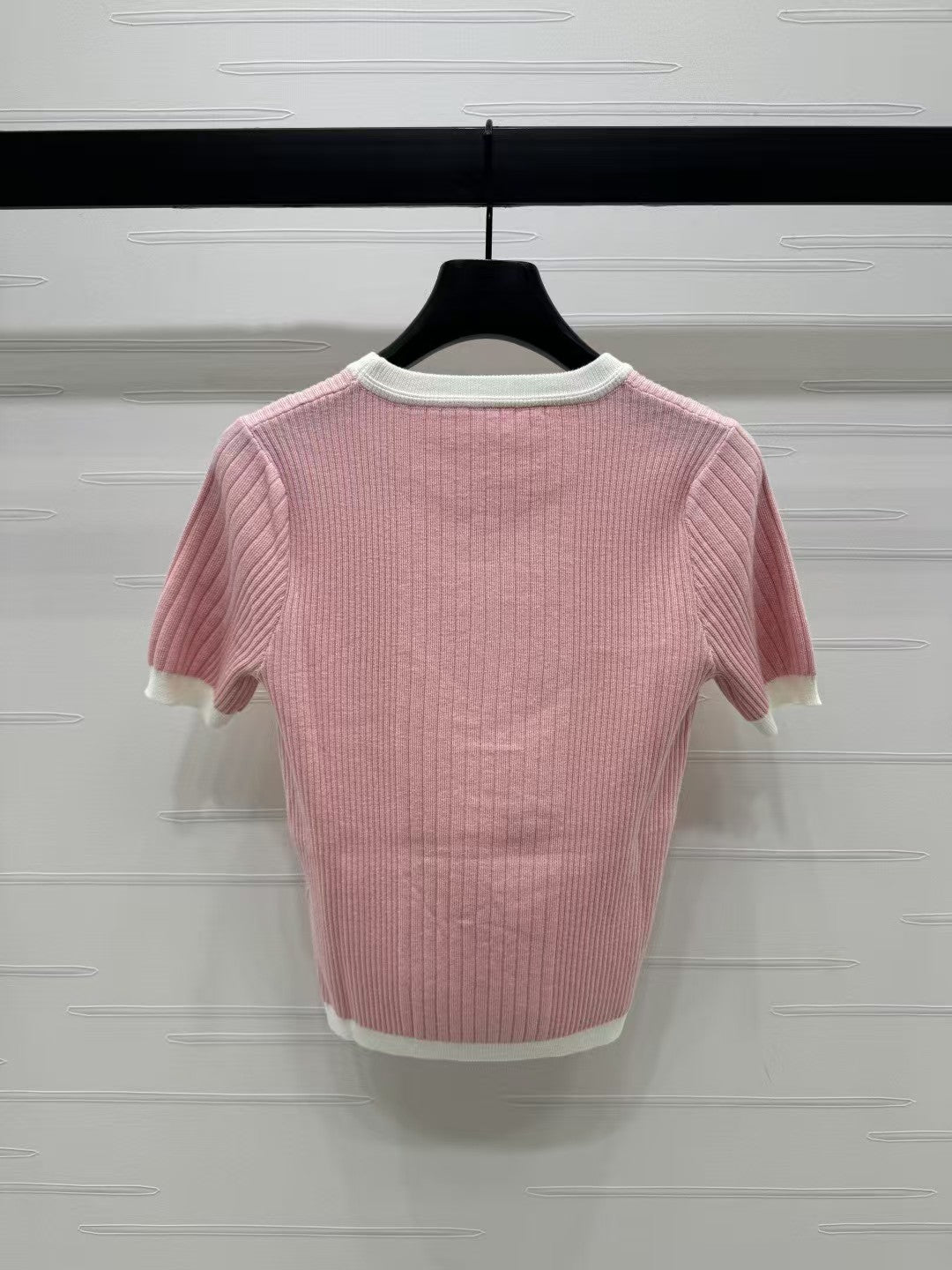 Round neck slim fit knitted short sleeves