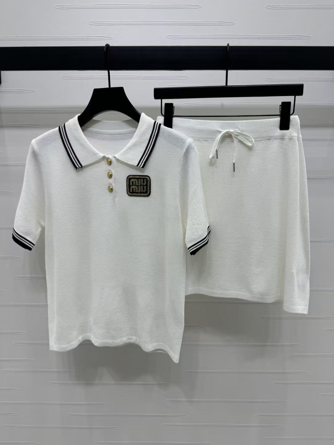 Contrast color polo collar short-sleeved knitted shorts set