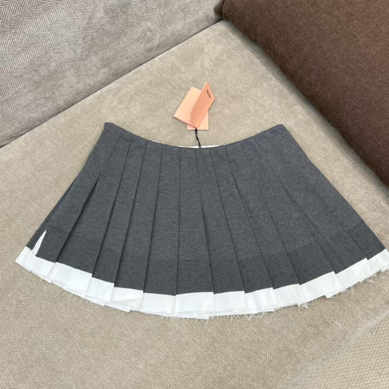 Fake two piece pleated skirt