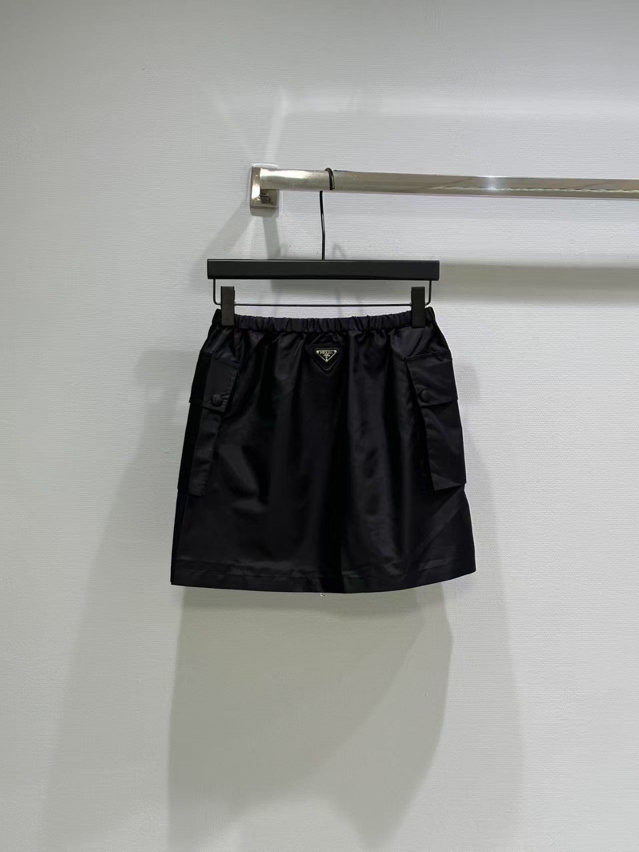 black pocket skirt