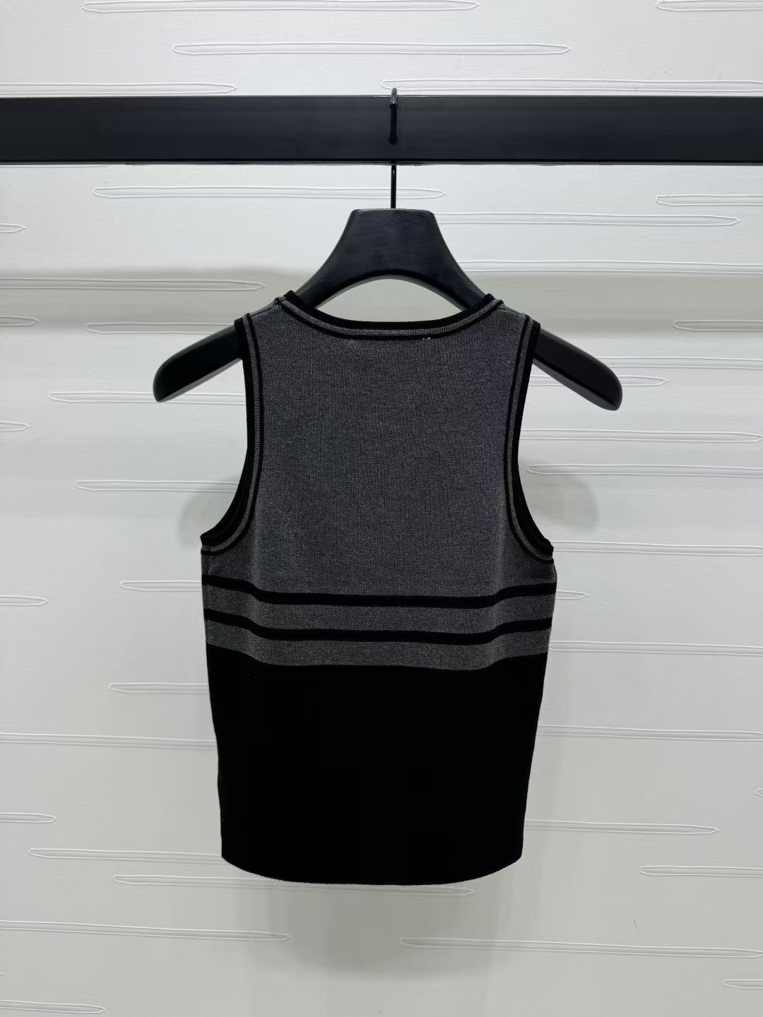 Colorblock knitted vest