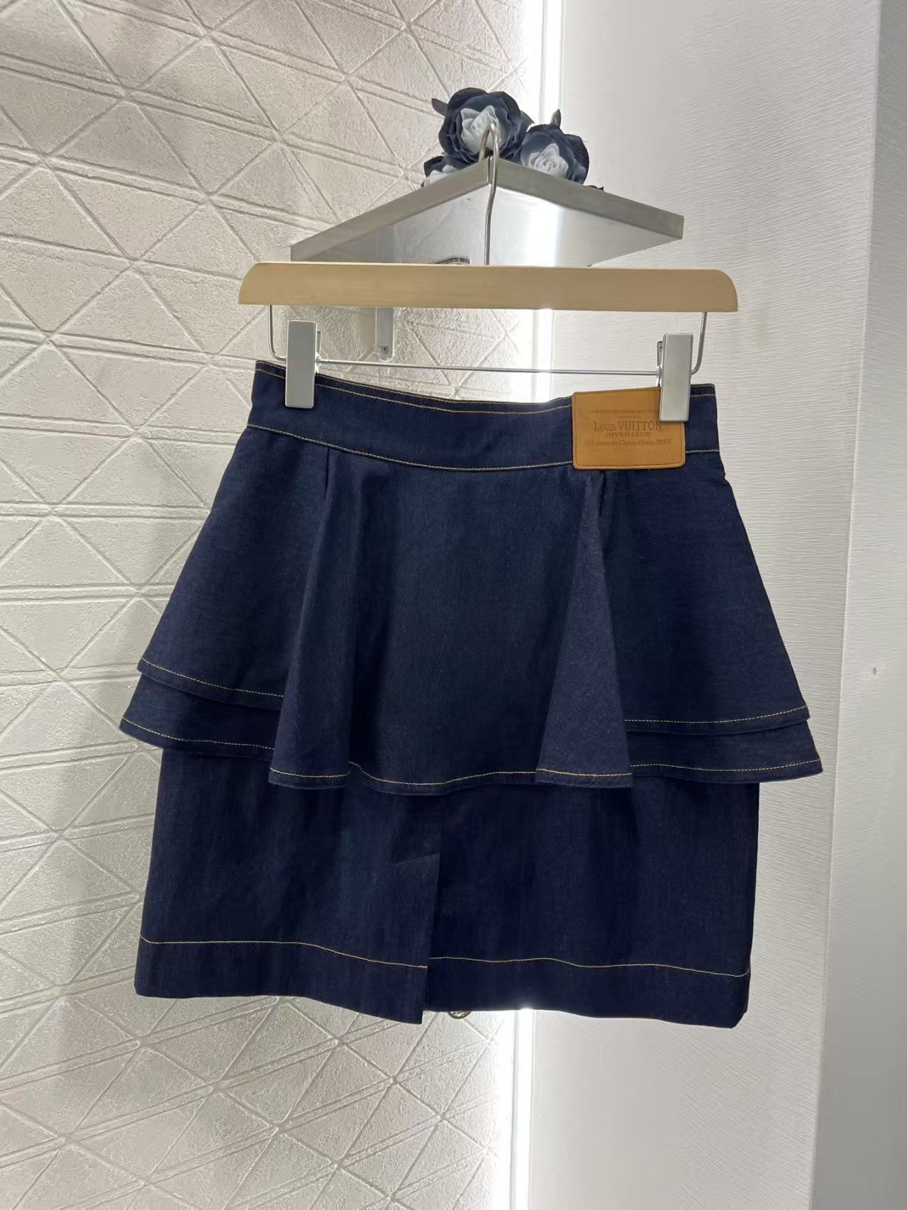 Denim ruffled straight skirt