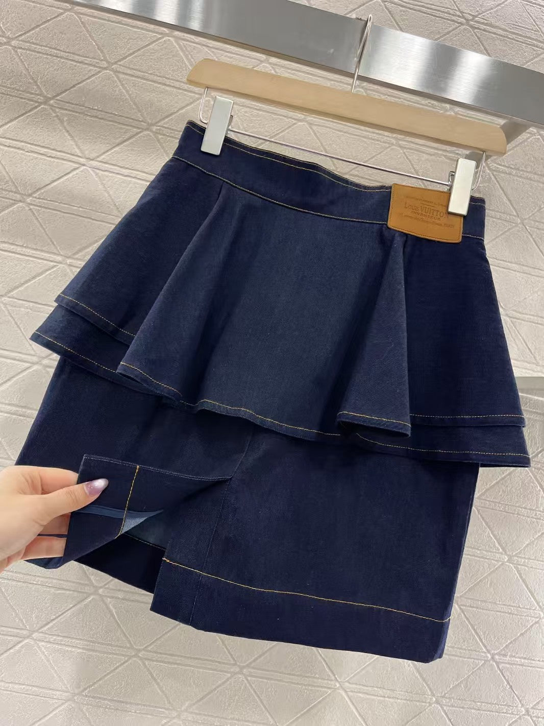 Denim ruffled straight skirt