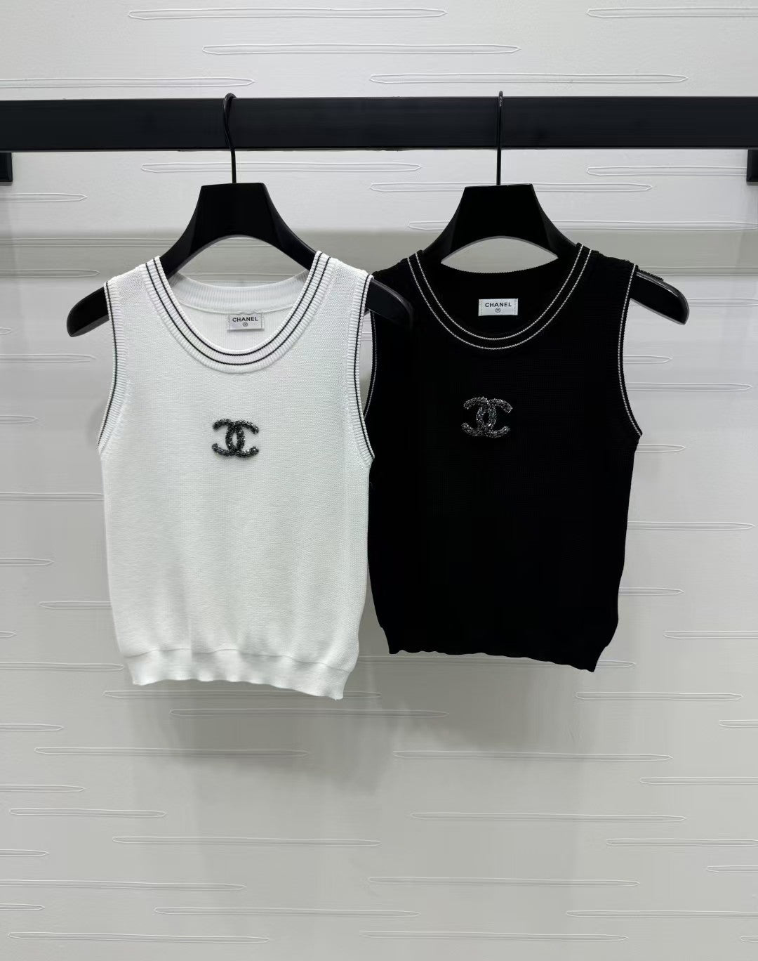 Beaded logo knitted vest