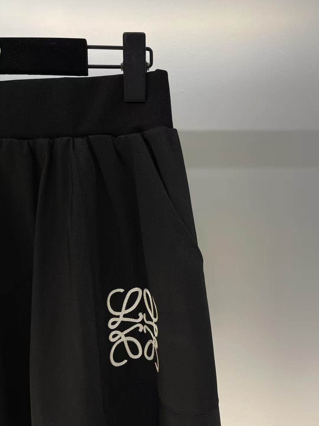 25ss new style skirt with thread waistband and logo embroidery