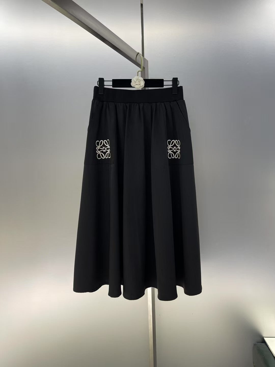 25ss new style skirt with thread waistband and logo embroidery