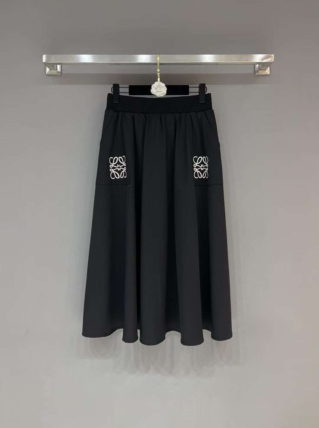 25ss new style skirt with thread waistband and logo embroidery