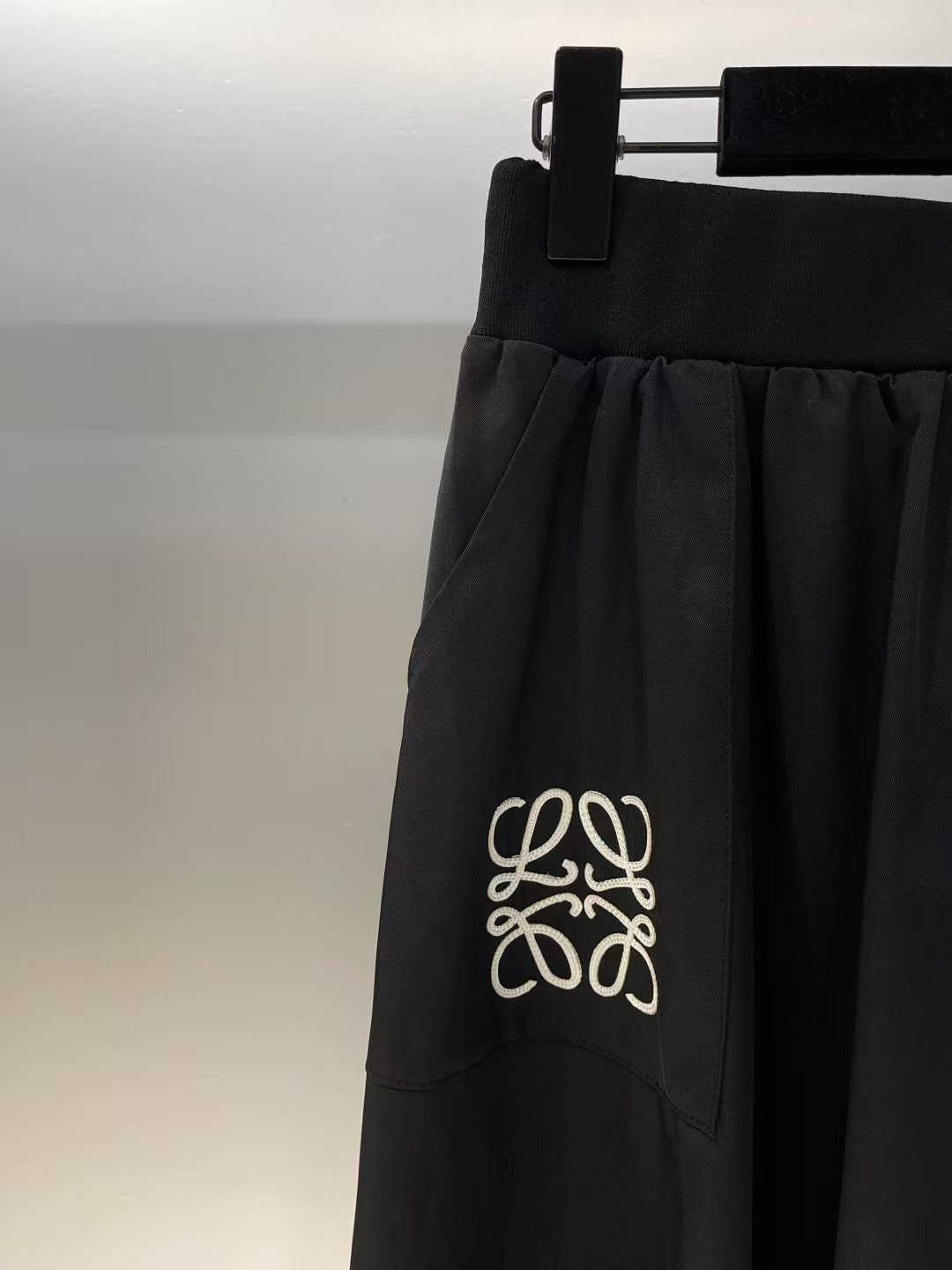 25ss new style skirt with thread waistband and logo embroidery