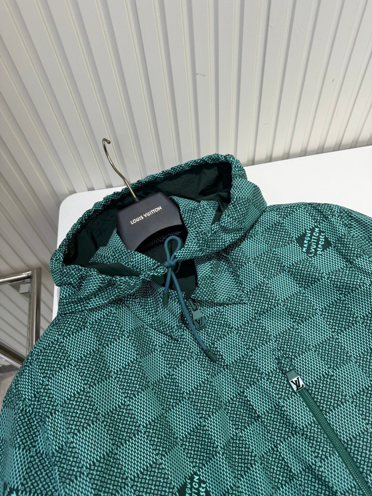 24FW NEW L checkerboard hooded windproof jacket