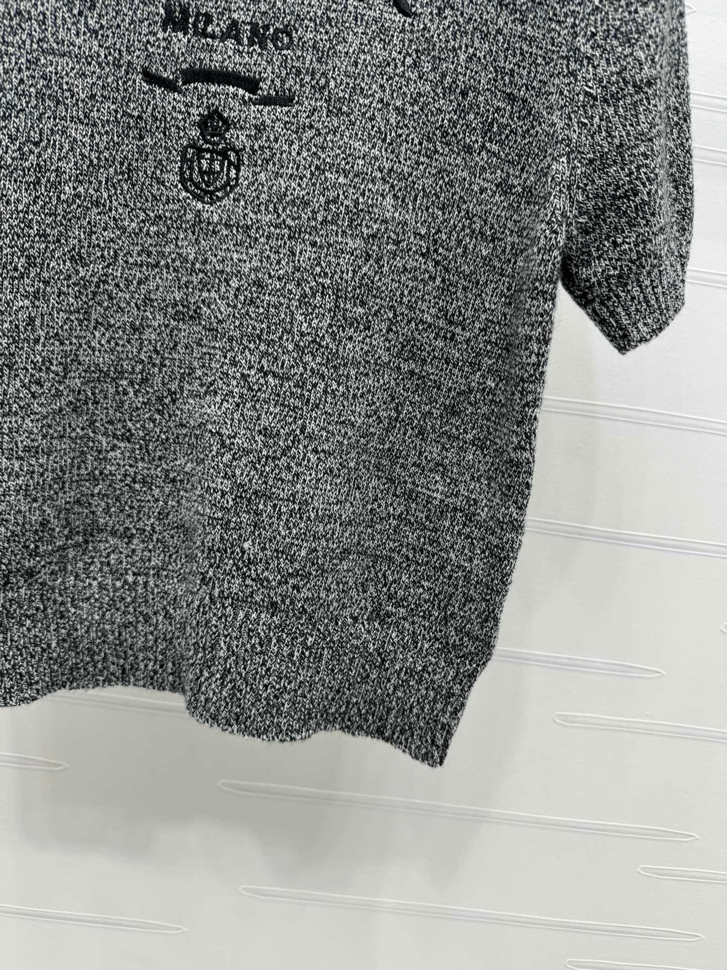 round neck knitted short sleeves