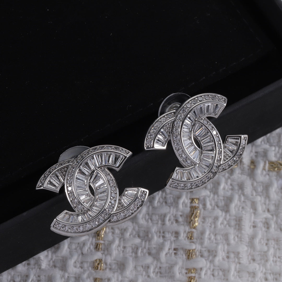 New spiral diamond earrings