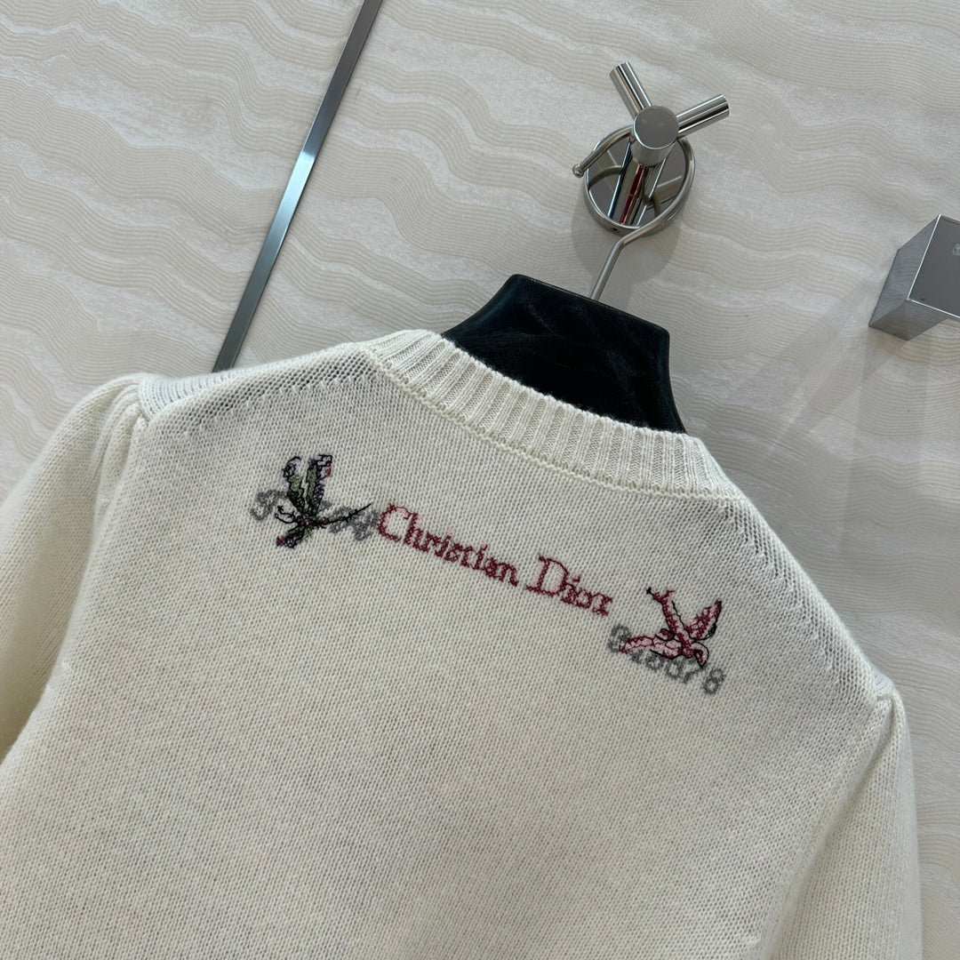 Cross-stitch embroidered cashmere short-sleeved sweater